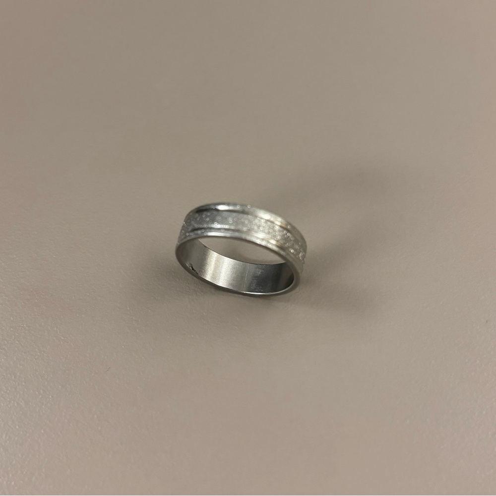 Stainless steel diamond dusted ring size 6.